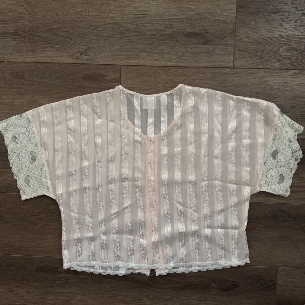 Coquette VTG Cropped Blush Pink Blouse with Metallic Thread Vintage Feminine - Picture 10 of 12